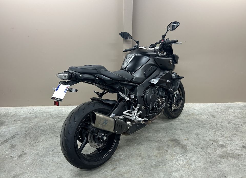 YAMAHA MT-10 2