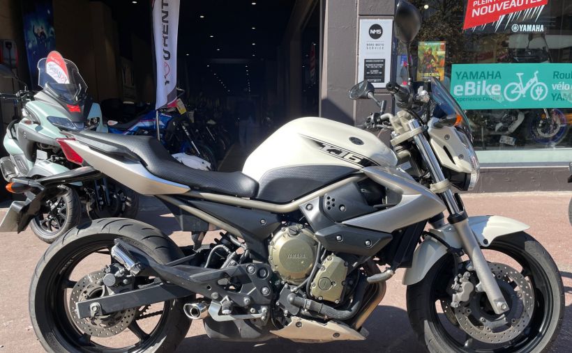 YAMAHA XJ6 0