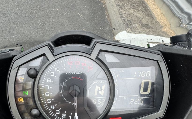 KAWASAKI NINJA 400 2