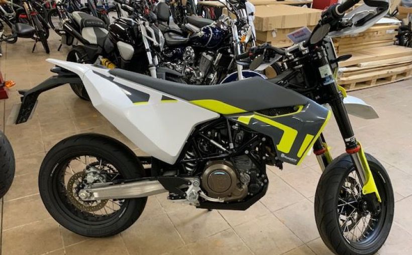 HUSQVARNA 701 SUPERMOTO 2