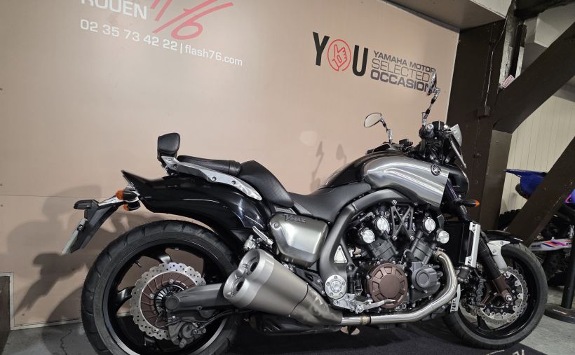 YAMAHA V-MAX 1700 3