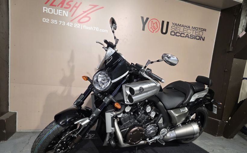 YAMAHA V-MAX 1700 4