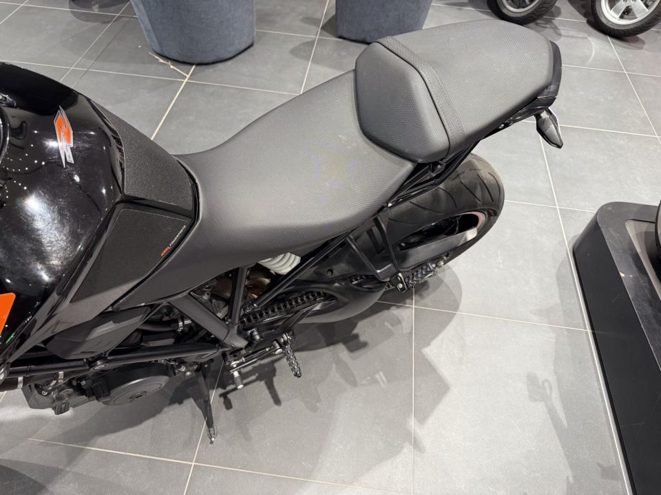 KTM 1290 SUPER DUKE R 15