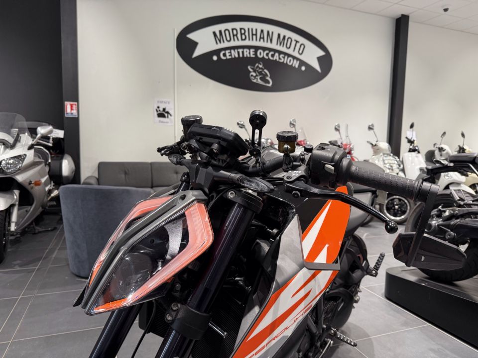 KTM 1290 SUPER DUKE R 20