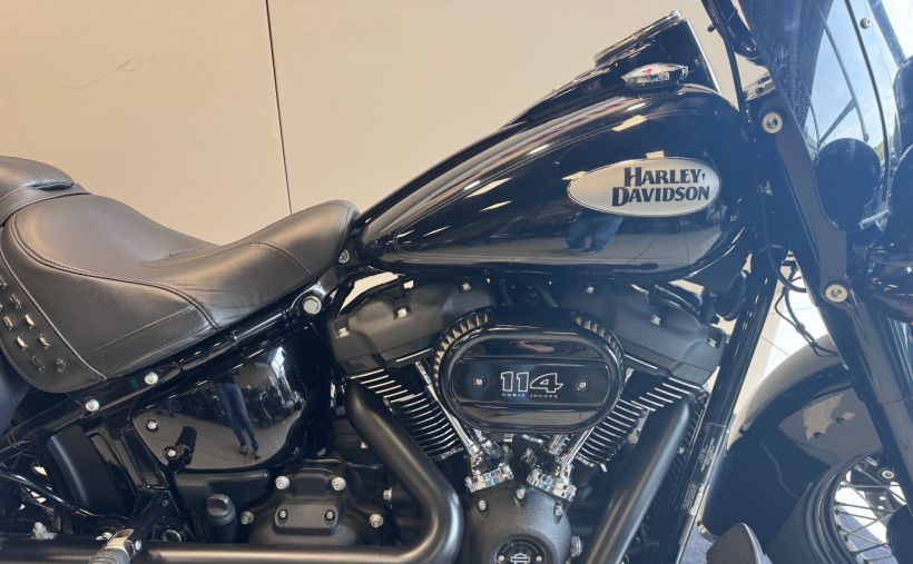 HARLEY-DAVIDSON SOFTAIL HERITAGE 1870 CLASSIC FLHC 114 10