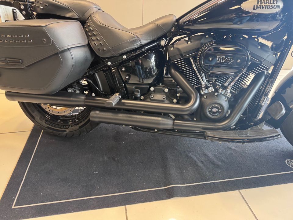 HARLEY-DAVIDSON SOFTAIL HERITAGE 1870 CLASSIC FLHC 114 18