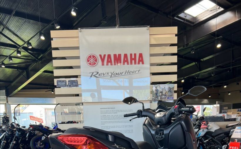 YAMAHA XMAX 125 6