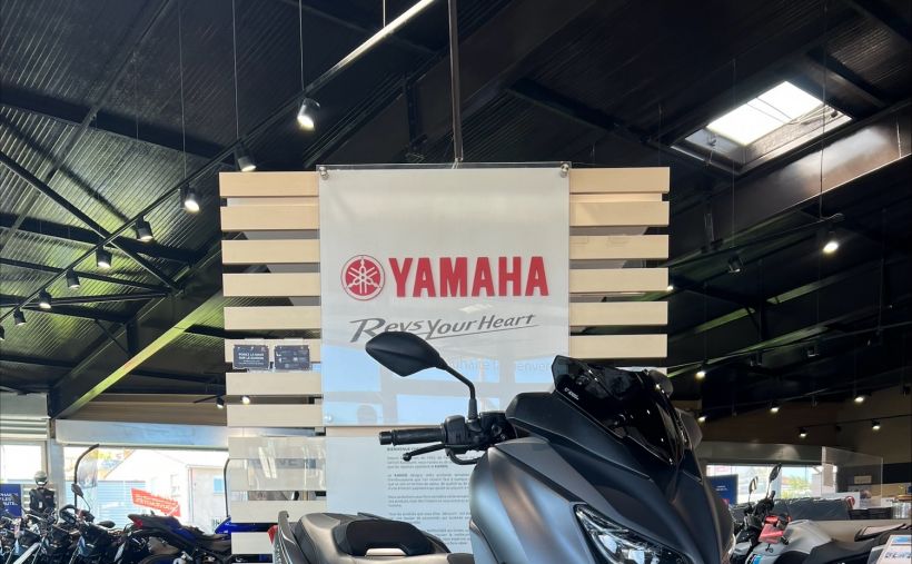 YAMAHA XMAX 125 4