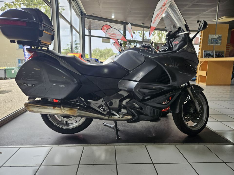 HONDA NT DEAUVILLE 700 2