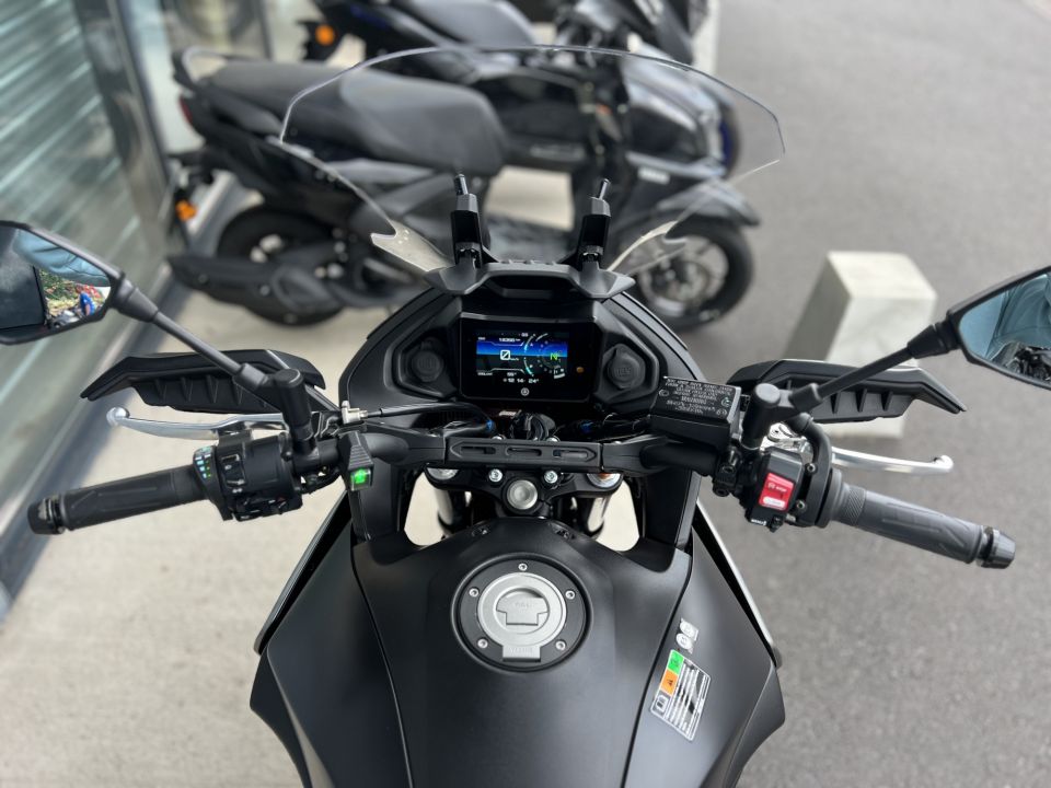YAMAHA TRACER 7 6