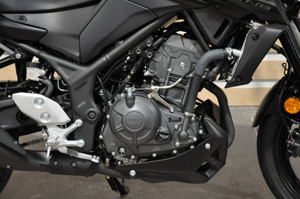 YAMAHA MT-03 300 1