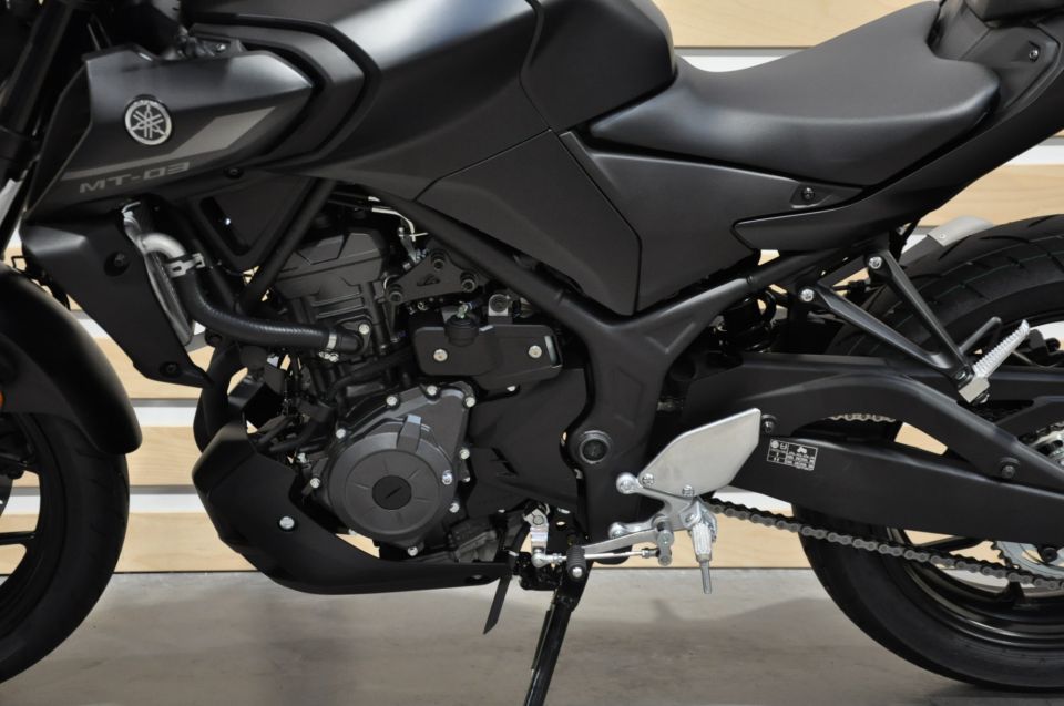 YAMAHA MT-03 300 7