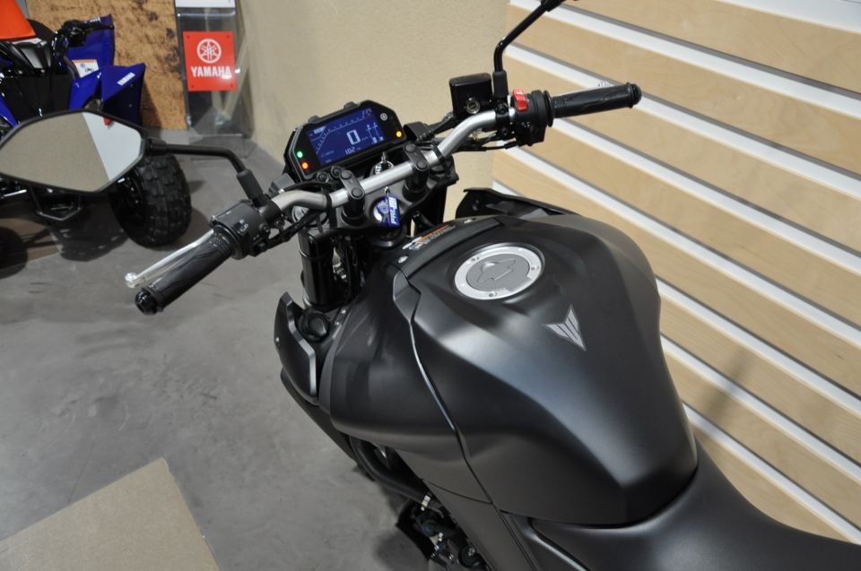 YAMAHA MT-03 300 11