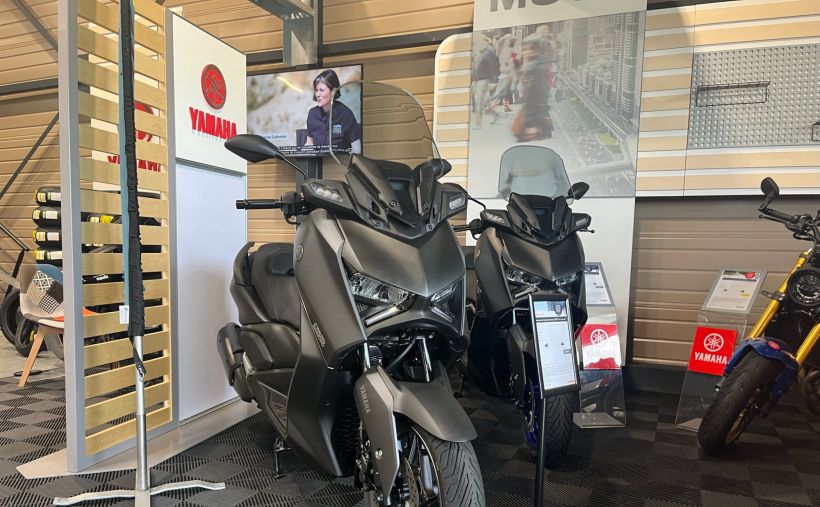 YAMAHA XMAX 300 1