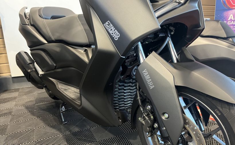 YAMAHA XMAX 300 20