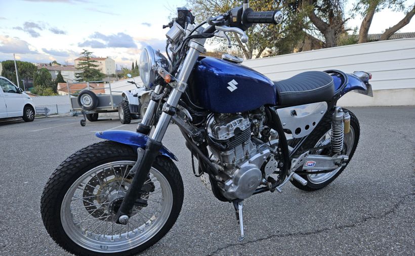 SUZUKI DR 750 3
