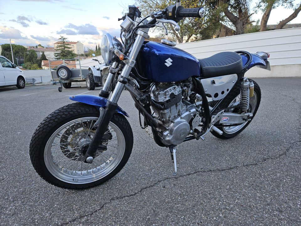 SUZUKI DR 750 6