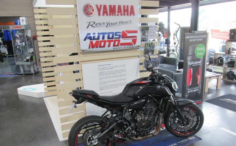 YAMAHA 700  MT 07 (permis A2) 1
