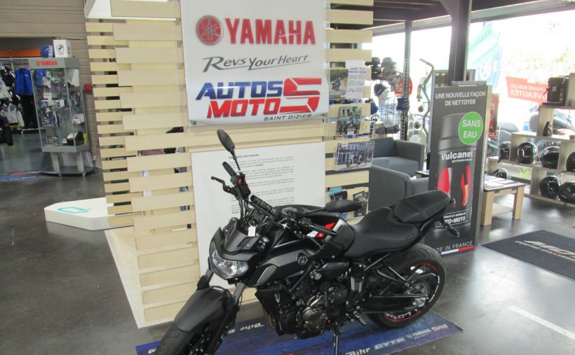 YAMAHA 700  MT 07 (permis A2) 2