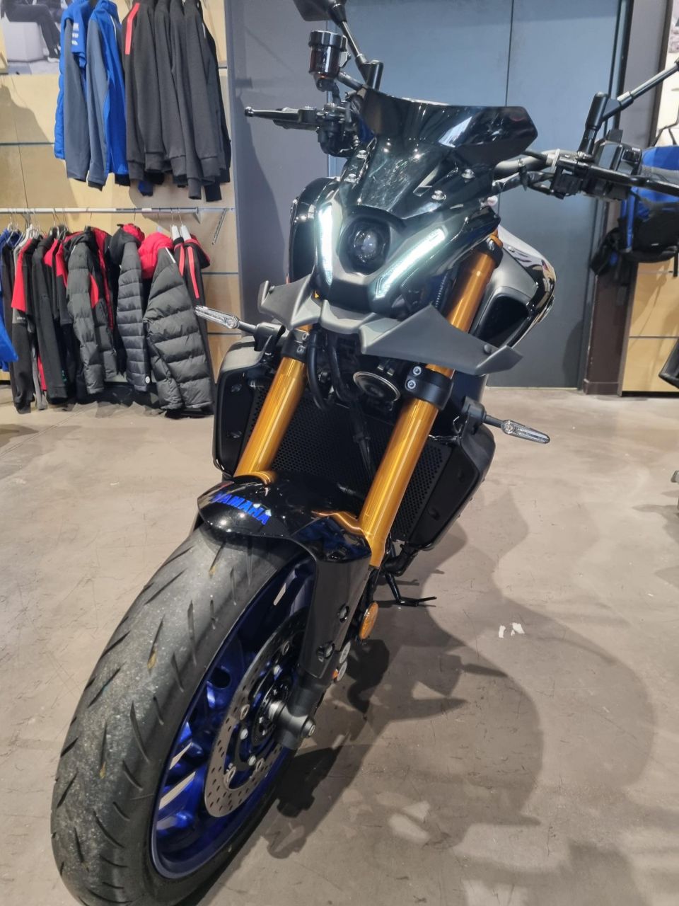 YAMAHA MT-09 SP 3