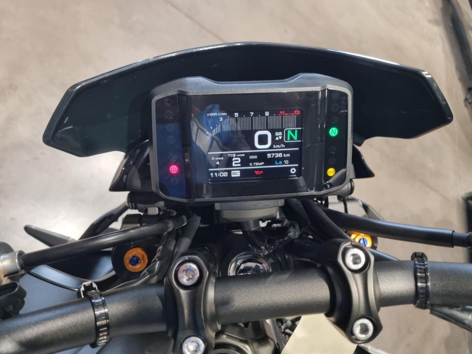 YAMAHA MT-09 SP 4