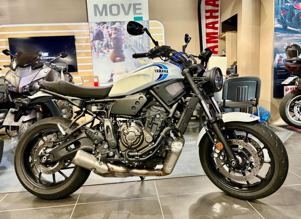 YAMAHA XSR 700 0