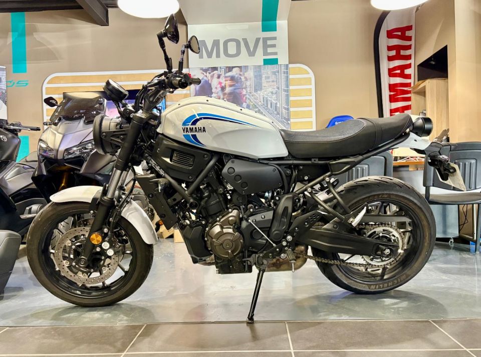 YAMAHA XSR 700 1