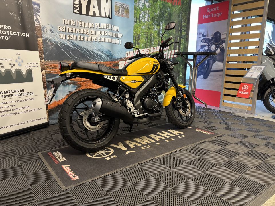 YAMAHA XSR 125 2