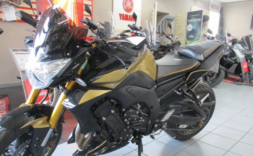 YAMAHA FZ8 N SPR 1