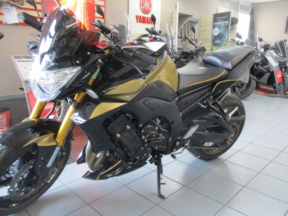 YAMAHA FZ8 N SPR 10