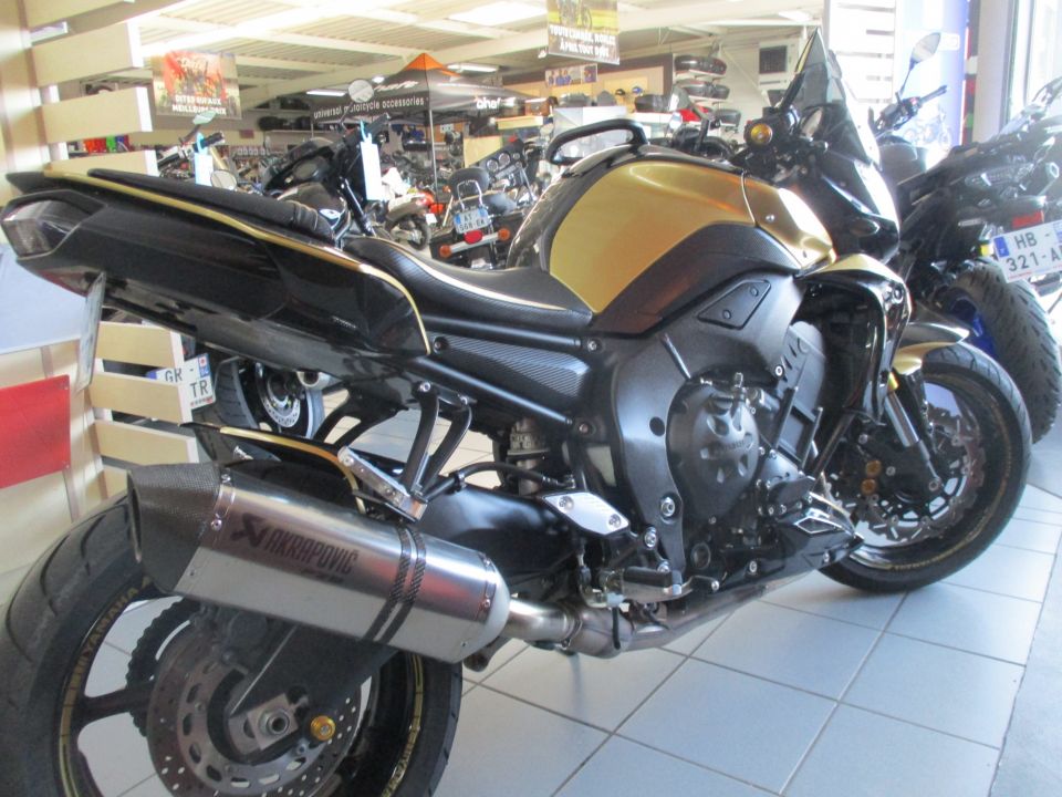 YAMAHA FZ8 N SPR 30
