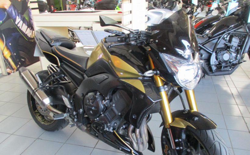 YAMAHA FZ8 N SPR 4