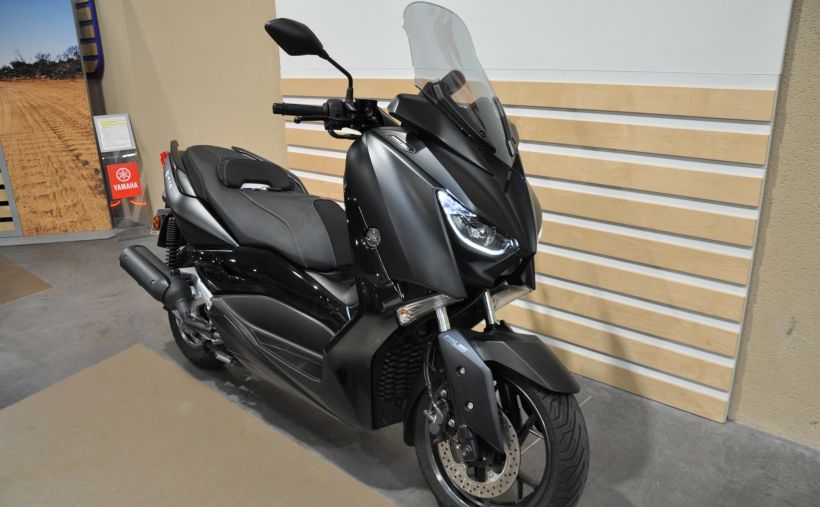 YAMAHA X-MAX 125 IRON MAX 4