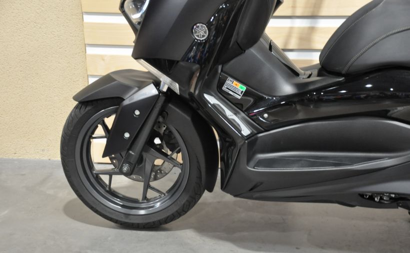 YAMAHA X-MAX 125 IRON MAX 8