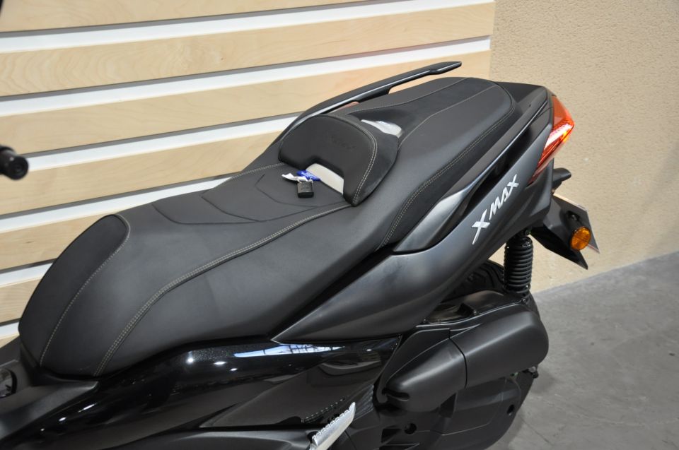 YAMAHA X-MAX 125 IRON MAX 10