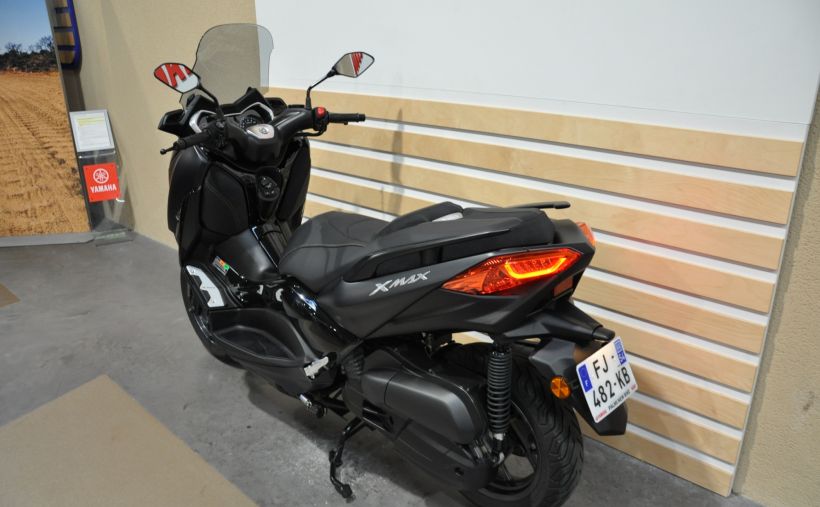 YAMAHA X-MAX 125 IRON MAX 11