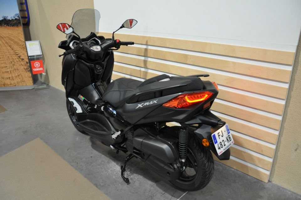 YAMAHA X-MAX 125 IRON MAX 11