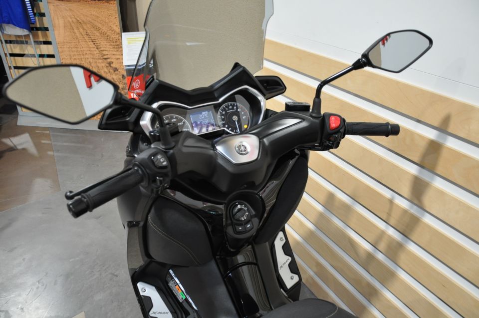 YAMAHA X-MAX 125 IRON MAX 12
