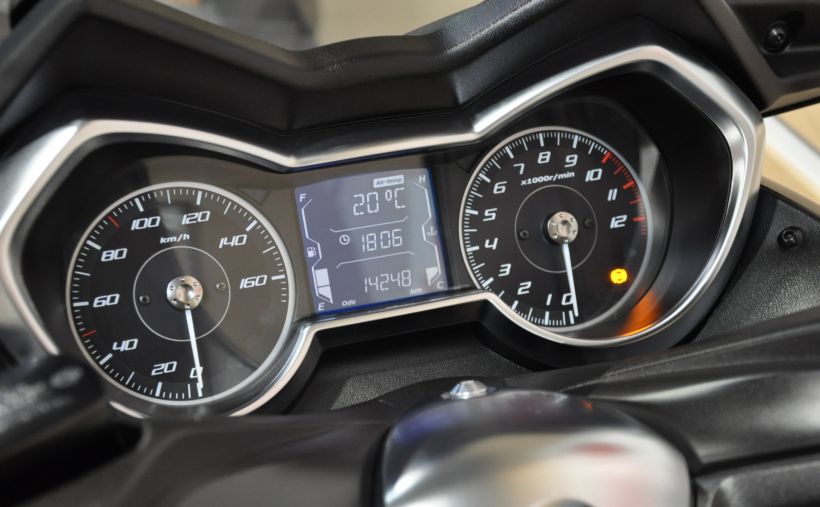 YAMAHA X-MAX 125 IRON MAX 13