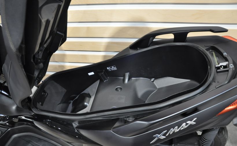 YAMAHA X-MAX 125 IRON MAX 14