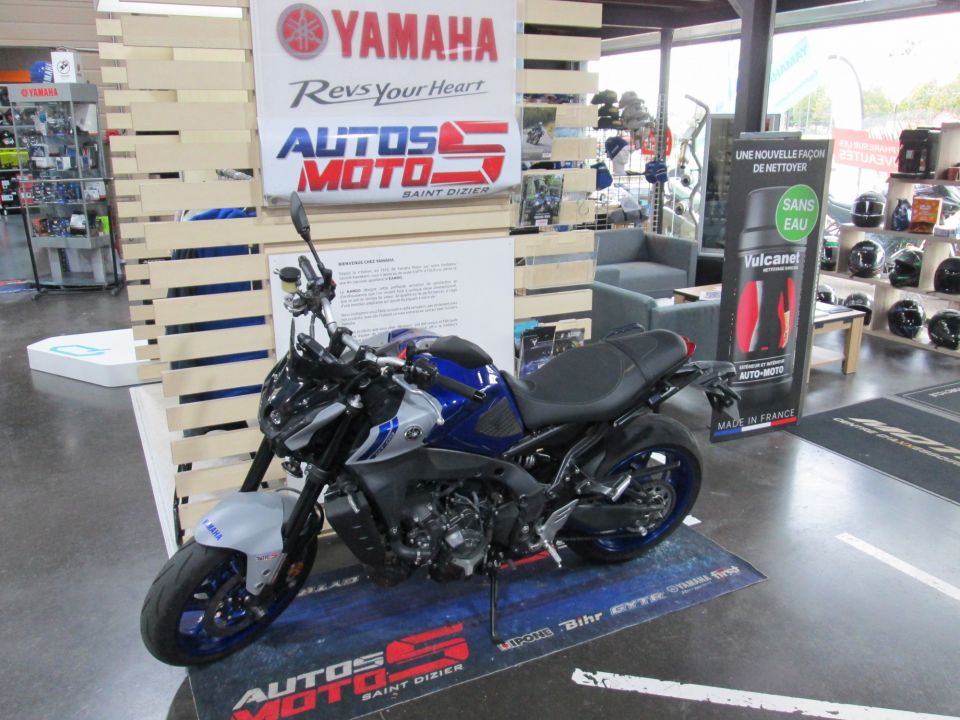 YAMAHA MT 09 1