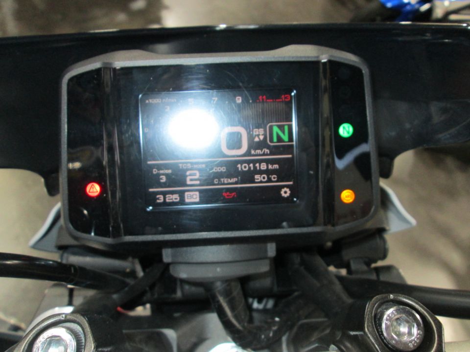 YAMAHA MT 09 4