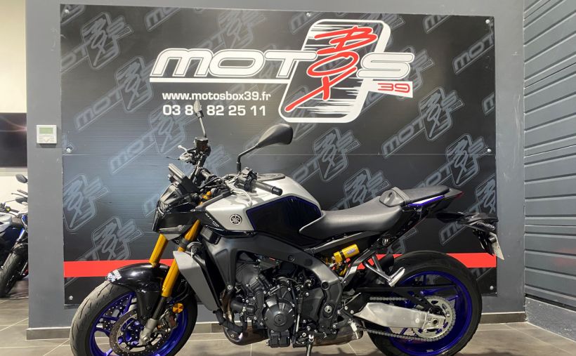 YAMAHA MT-09 SP 10
