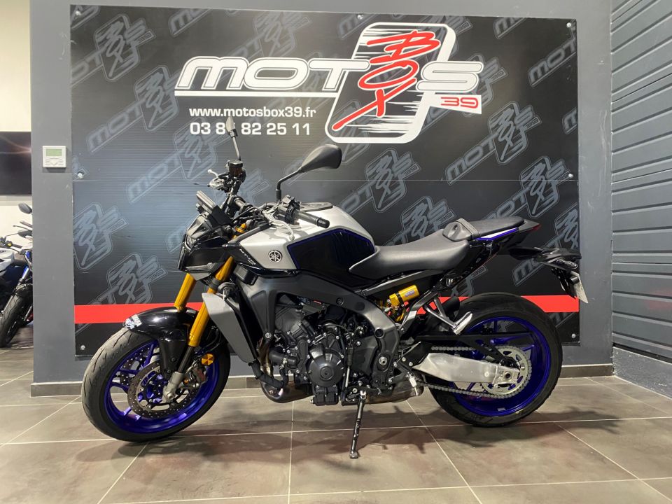 YAMAHA MT-09 SP 10
