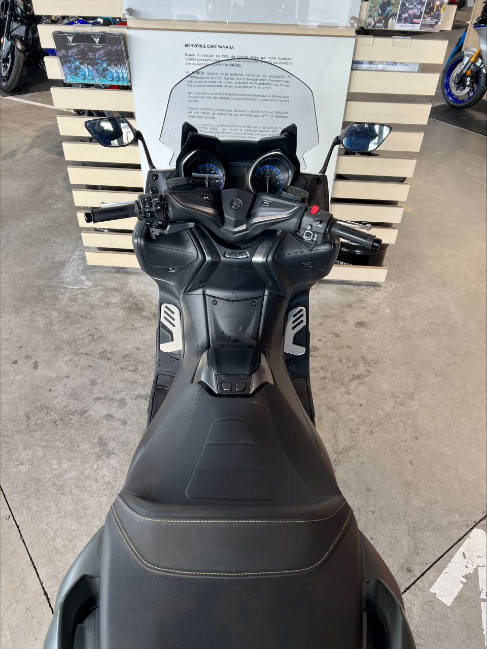 YAMAHA XP T-MAX 560 TECH MAX KAMO 6