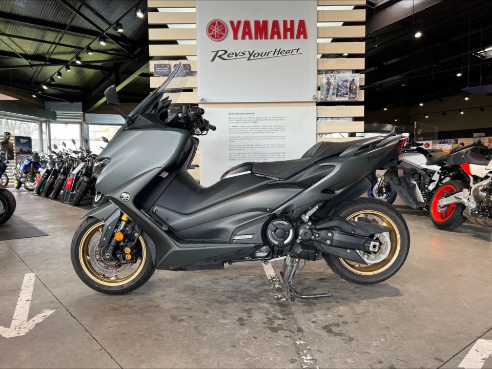 YAMAHA XP T-MAX 560 TECH MAX KAMO 1