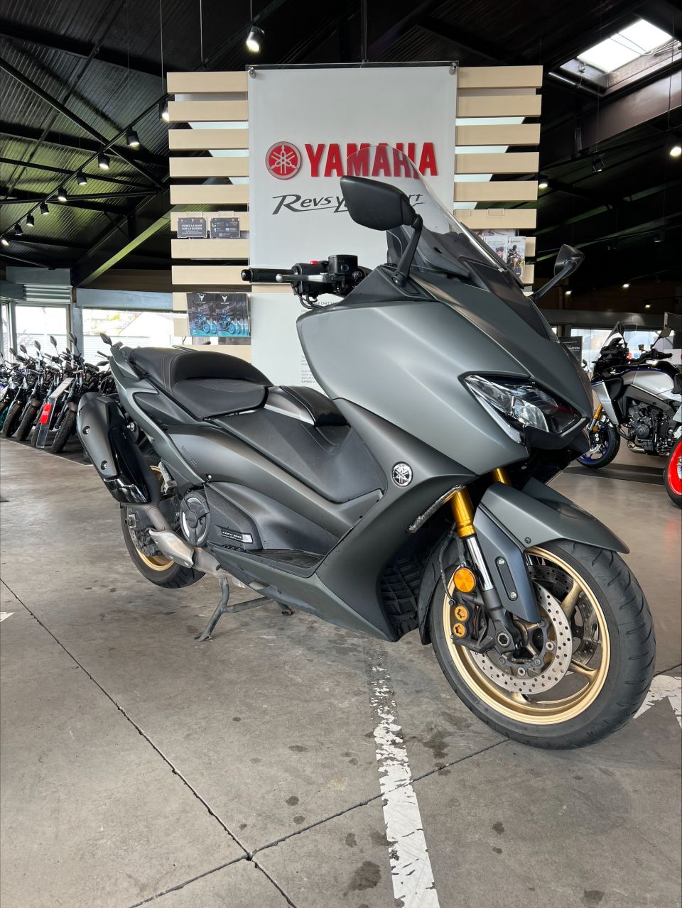 YAMAHA XP T-MAX 560 TECH MAX KAMO 3
