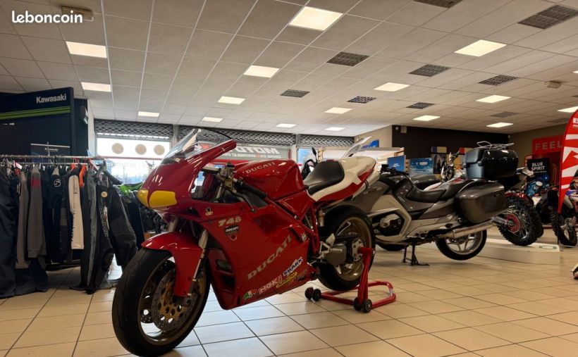 DUCATI 748 S 0