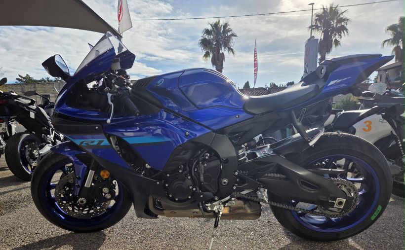 YAMAHA YZF 1000 R1 1