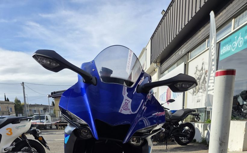 YAMAHA YZF 1000 R1 2